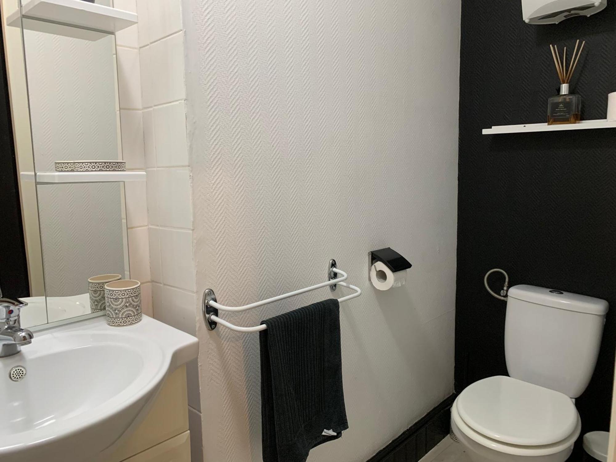 Pyrene Holidays - Residence La Fontaine - Studios Cozy A 10Mn A Pied Des Thermes Bagneres-de-Bigorre Exterior photo